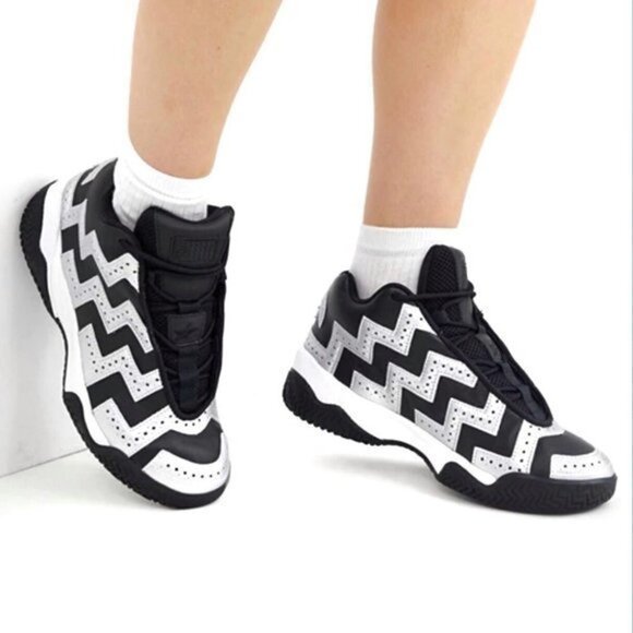 Converse Shoes - Converse‎ Voltage Lighting Bolt Sneakers, women's sz 5